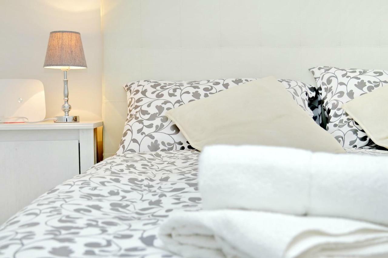 Bbhome Trastevere Station White Chic Apartment Rom Exteriör bild